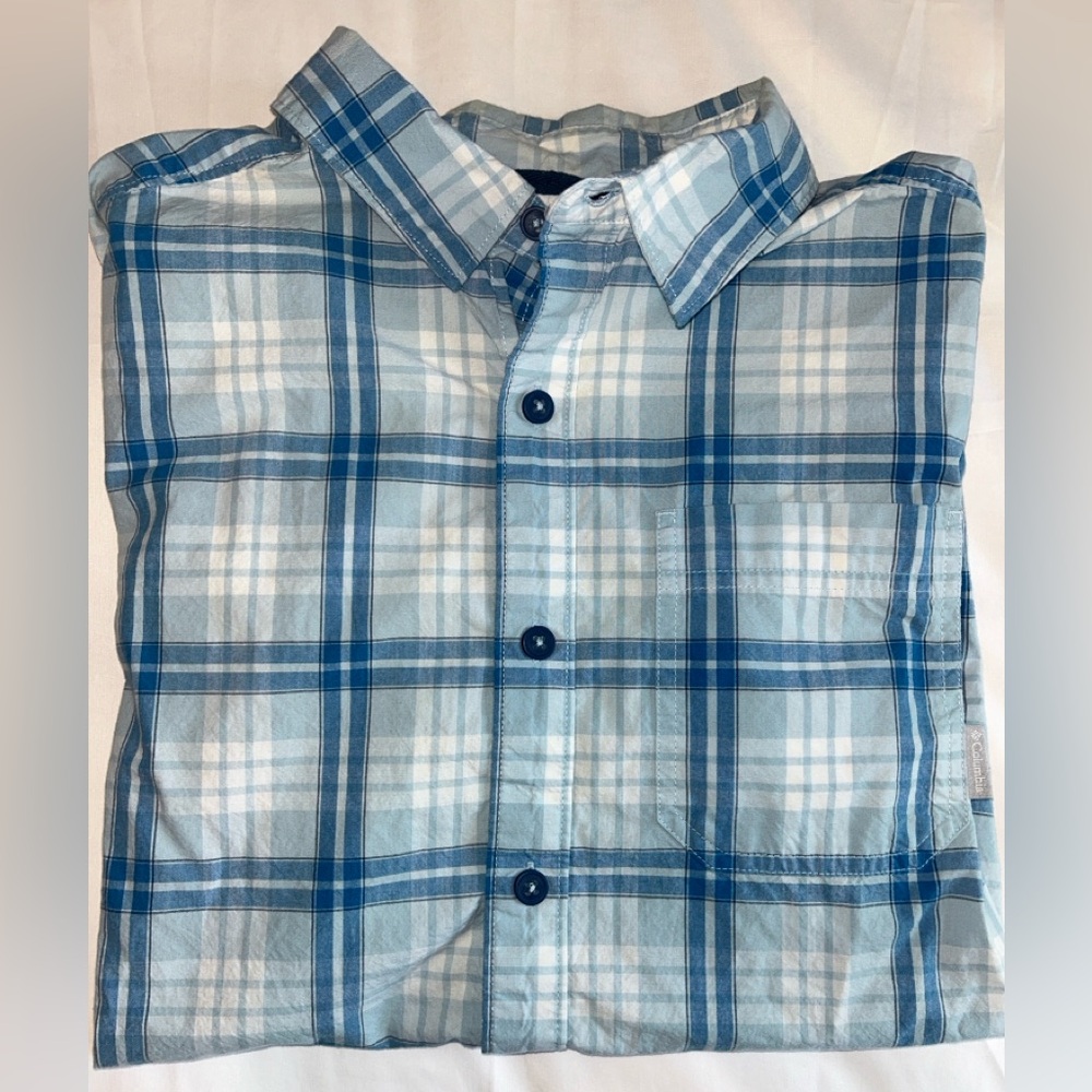 Columbia Blue Plaid Short Sleeve Button-Down Size Small